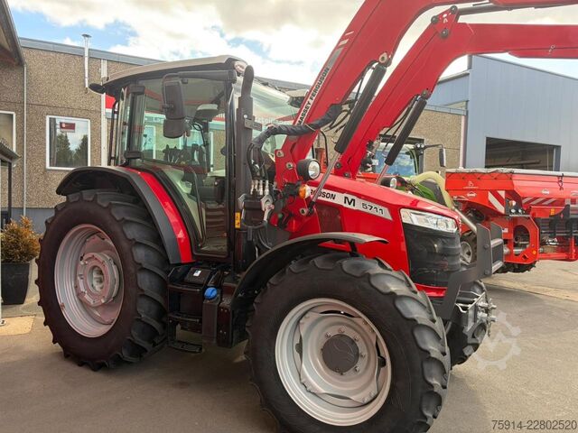 Tractor Massey Ferguson MF 5711 M Dyna-4