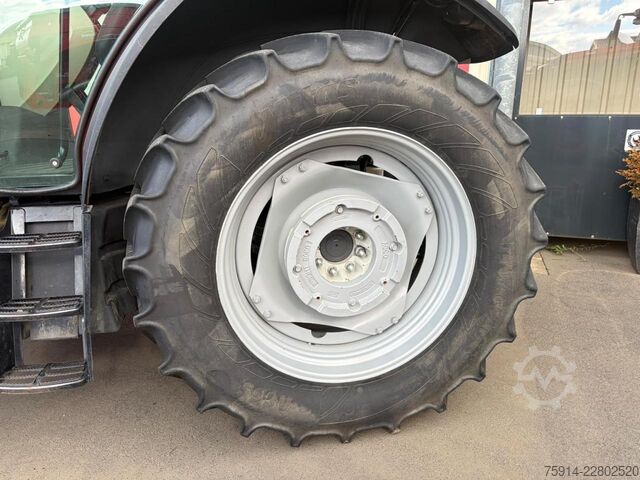 Tractor Massey Ferguson MF 5711 M Dyna-4