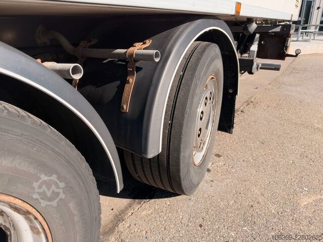 Truk berpendingin VOLVO FE320 6x2*4 Chereau Carrier Supra 1250 Euro 6