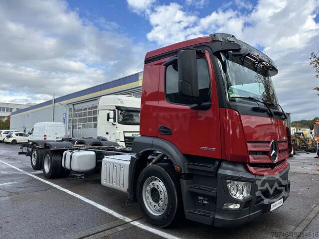 Fahrgestell mit Fahrerhaus Mercedes-Benz 2532 LL 6x2 LANGES Fahrgestell Intarder Lenkachse