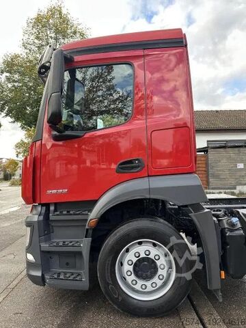 Fahrgestell mit Fahrerhaus Mercedes-Benz 2532 LL 6x2 LANGES Fahrgestell Intarder Lenkachse