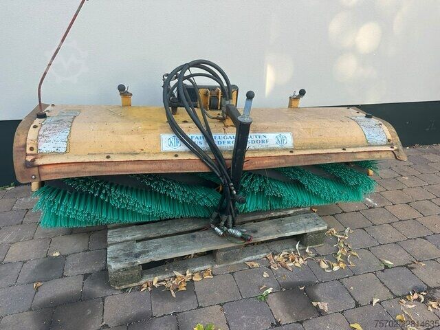 Furgoneta Multicar M 30 4x4 Allrad Winterdienst