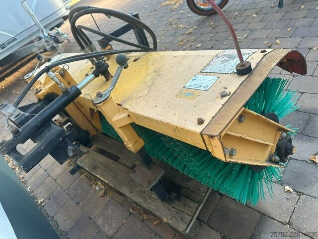 Furgoneta Multicar M 30 4x4 Allrad Winterdienst