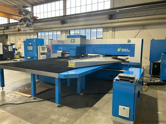 Lazer kesim ve delme makinesi Prima Power Prima Power Combi Sharp 1530