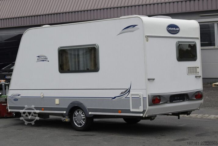 Wohnwagen CARAVELAIR Antarex Luxe 400 mit Mover und Sackmarkise