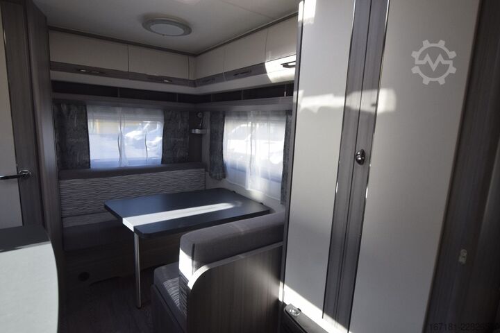 Wohnwagen HOBBY On tour 390 SF mit Sonnensegel
