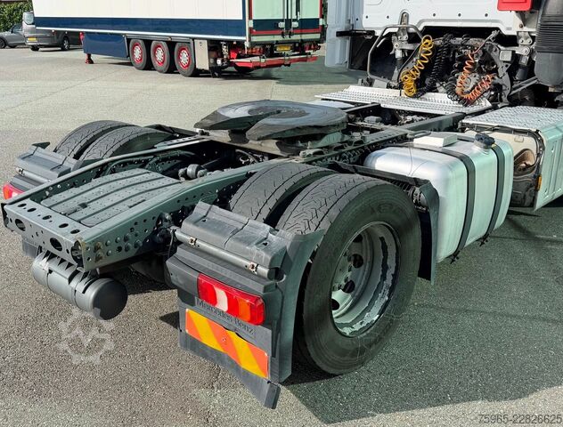 मानक ट्रैक्टर यूनिट MERCEDES-BENZ Actros 1942 EURO 6 ONLY 431.000 KM 2x TANKS HOLL