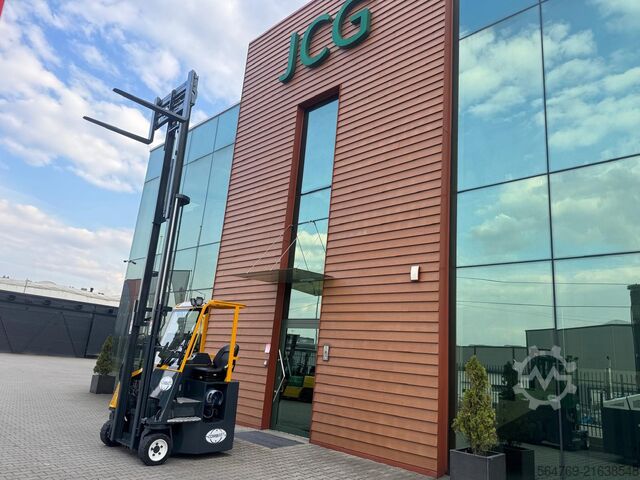 Vierwegestapler Combilift CB3000/LPG /2016 year/ Perfect condition