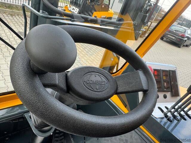 Vierwegestapler Combilift CB3000/LPG /2016 year/ Perfect condition