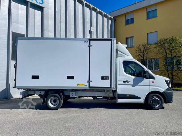 Hanging meat transport van, capacity: 7 EPAL pallets Renault Master 170.35