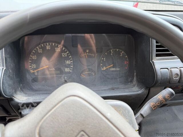 Transporter mit Pritsche & Plane Isuzu NPR 35 Centinato con Telo