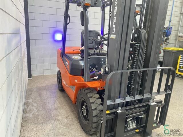 Forklift Noblelift CPD25-AF1H
