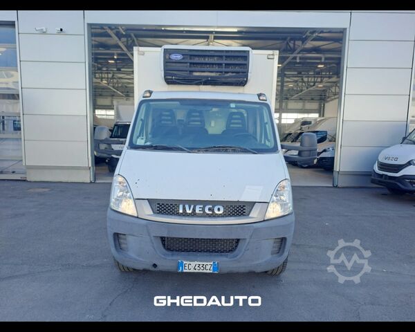 Tilpasset varevogn IVECO DAILY 70C17 CON GRUPPO FRIGO PATENTE C