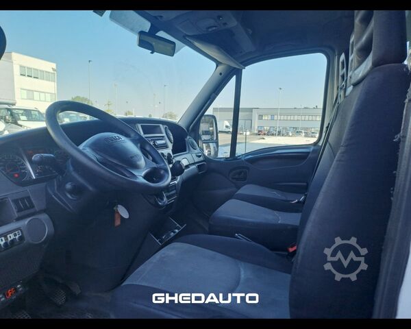Tilpasset varevogn IVECO DAILY 70C17 CON GRUPPO FRIGO PATENTE C