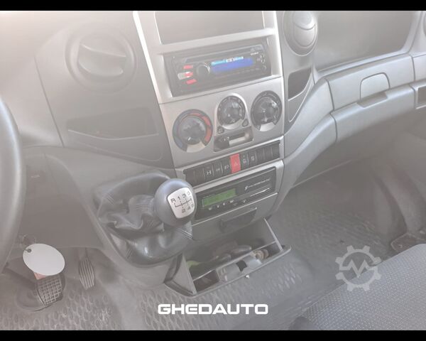 Tilpasset varevogn IVECO DAILY 70C17 CON GRUPPO FRIGO PATENTE C