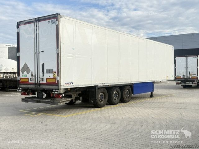 Poluprikolica hladnjača Schmitz Cargobull Tiefkühler Standard Ladebordwand