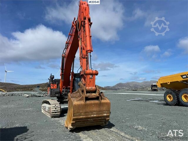 Beltegående gravemaskin Hitachi zx530LCH-6 excavator w/ bucket. WATCH VIDEO