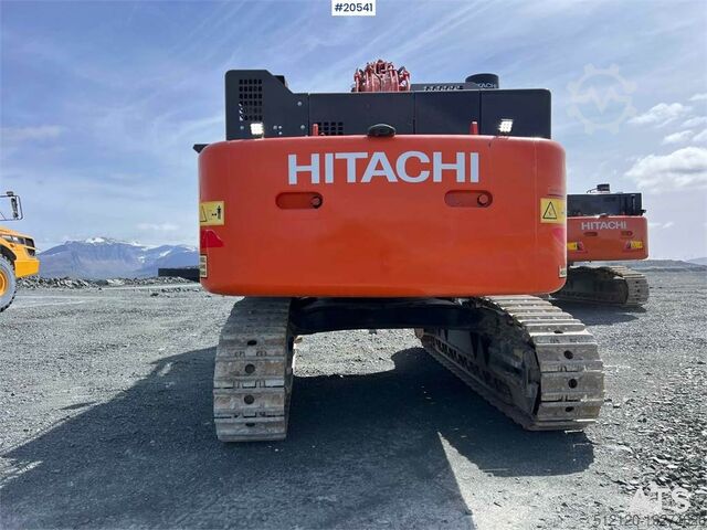 Beltegående gravemaskin Hitachi zx530LCH-6 excavator w/ bucket. WATCH VIDEO