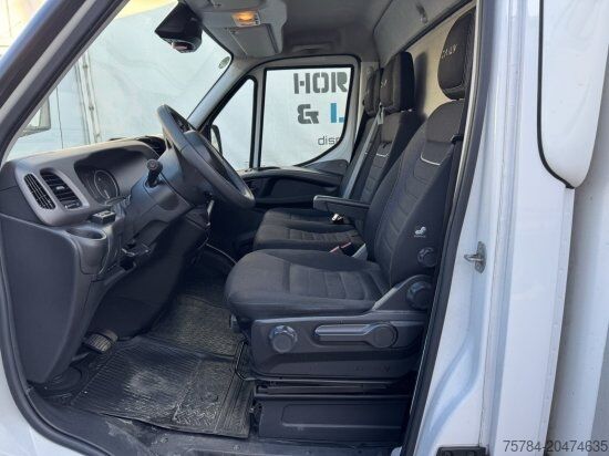 Camión caja IVECO 35S16 LUFTFEDERUNG AUTOMATIK LBW AHK