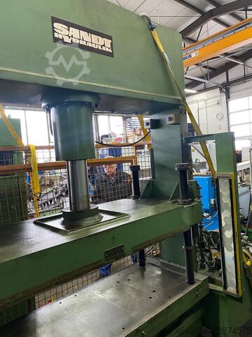 Hidraulikus kétoszlopos prés – 50 tonna Sandt Hydraulik 540