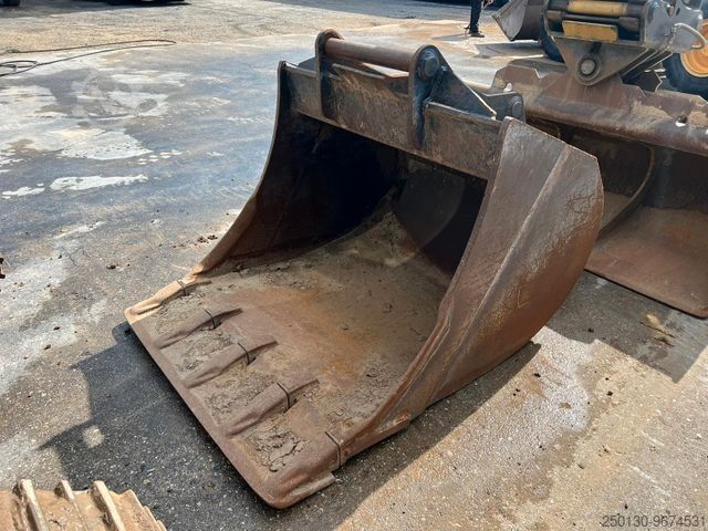 Jentolak rantai CATERPILLAR 320 mit Tieflöffel & Schwenklöffel,Klimaanlage