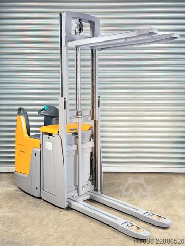 Conductor de carretilla elevadora Jungheinrich ERD 220 DrivePlus - nur 2804 Std. - Batterie 84%