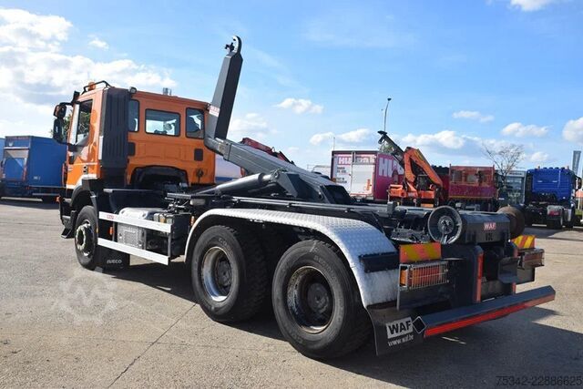 钩臂系统 Iveco Trakker 360 +Waf 20t.hooklift