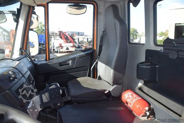 钩臂系统 Iveco Trakker 360 +Waf 20t.hooklift