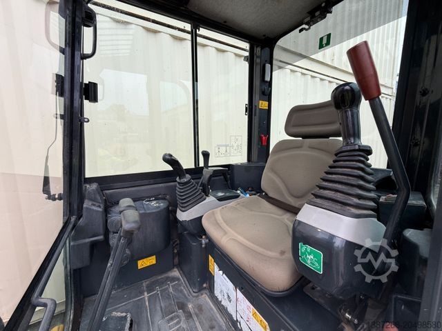 Mini excavator KOMATSU PC26MR-3 / 2020 BJ / 2 x Löffel