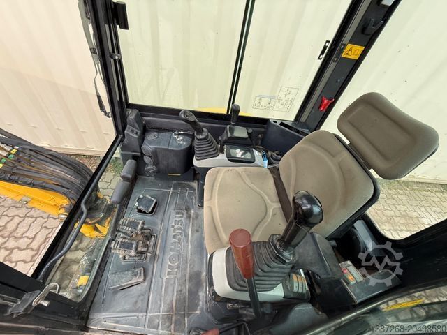 Mini excavator KOMATSU PC26MR-3 / 2020 BJ / 2 x Löffel