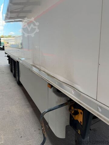 冷蔵セミトレーラー SCHMITZ CARGOBULL Doppelstock Tiefkühler /Telematic/Defrost