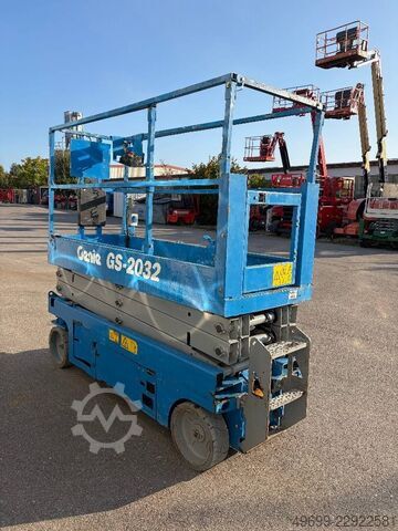 Elevador de tesoura Genie GS 2032 8,20m Scherenarbeitsbühne
