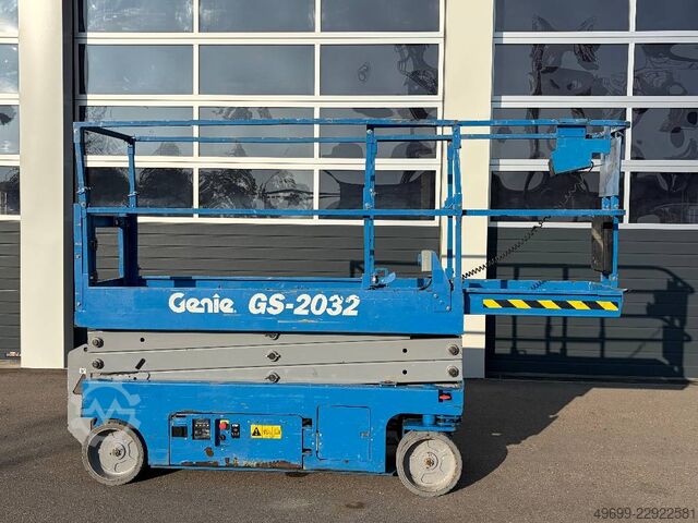 Elevador de tesoura Genie GS 2032 8,20m Scherenarbeitsbühne