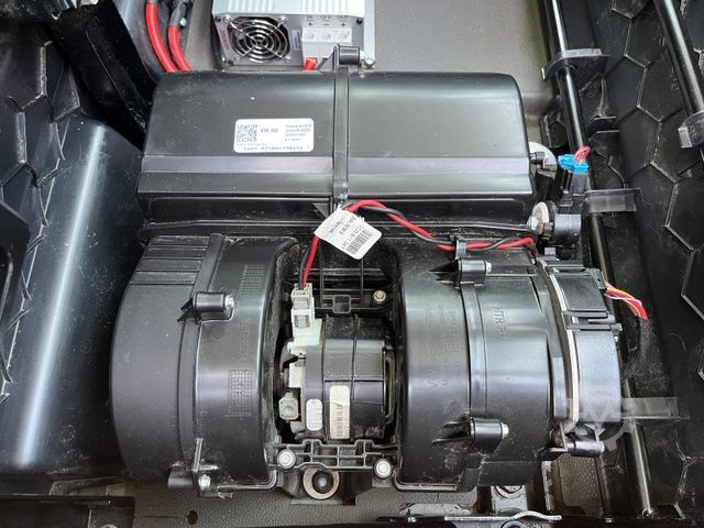 Kastenwagen hoch VOLKSWAGEN CRAFTER 2.0 TDI BOTT REGALS. STANDHZG. NAVI PDC