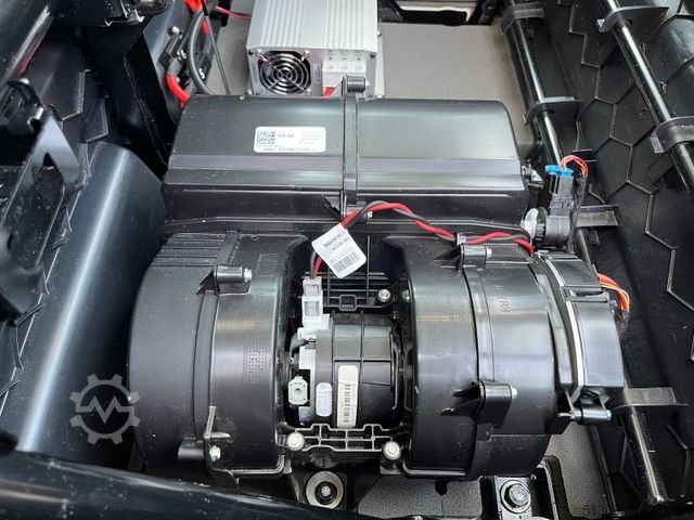 Kastenwagen hoch VOLKSWAGEN CRAFTER 2.0 TDI BOTT REGALS. STANDHZG. NAVI PDC