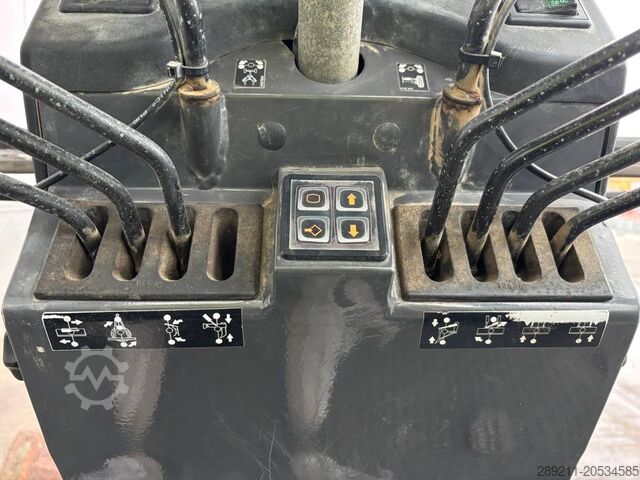 Grader New Holland F 106.6 A