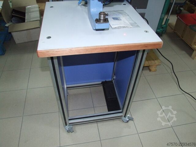מכונת הטבעת עיניות Eyeletting machine for advertising banners