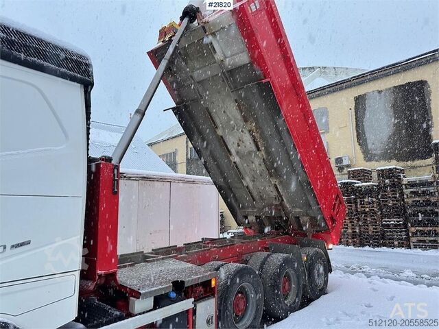 Benne Volvo FH540 8x4 tipper w/ new dual clutch.