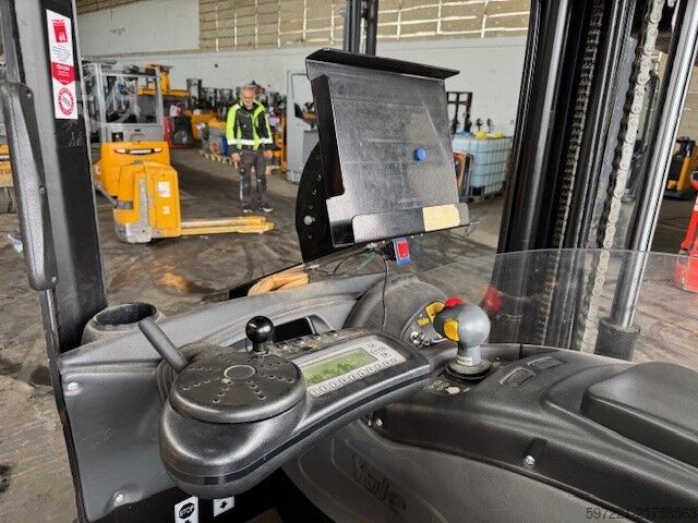Καροτσάκια προσέγγισης (Reach Trucks) Yale MR14