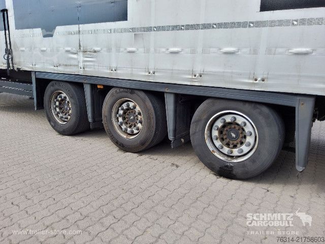 Brandalı açık yarı römork Schmitz Cargobull Curtainsider Mega Getränke