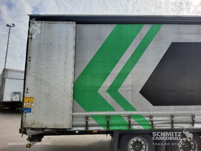 Brandalı açık yarı römork Schmitz Cargobull Curtainsider Mega Getränke