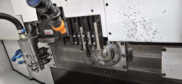 Torno automático de cabezal móvil Maier ML20B