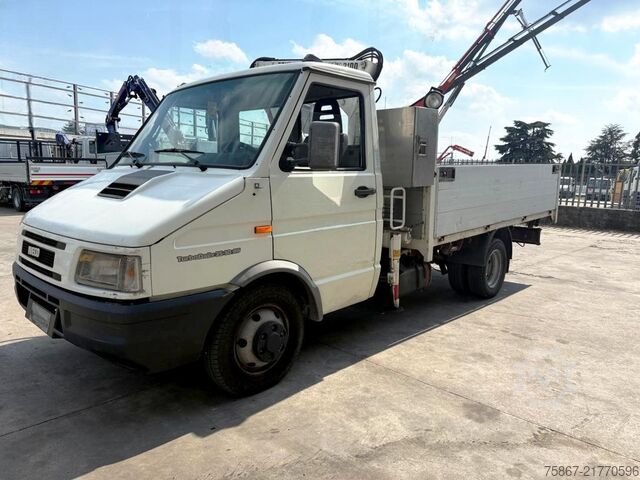 Camión de plataforma IVECO TURBO DAILY 35-10
