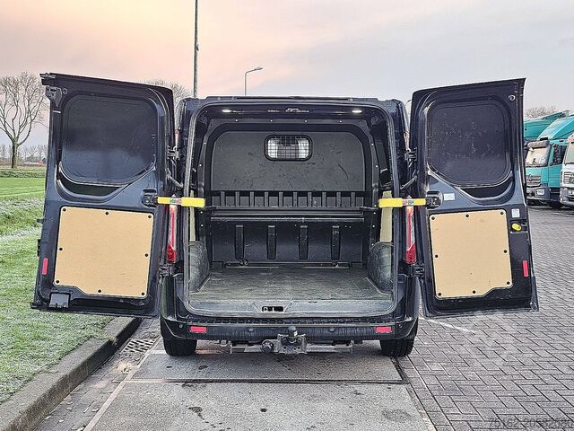 Camioneta familiar de techo alto FORD TRANSIT CUSTOM 2.0 L2 Dubbel Cabine AC!
