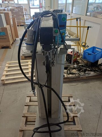 Preša za samouključujuće umetke LCM PRIMA