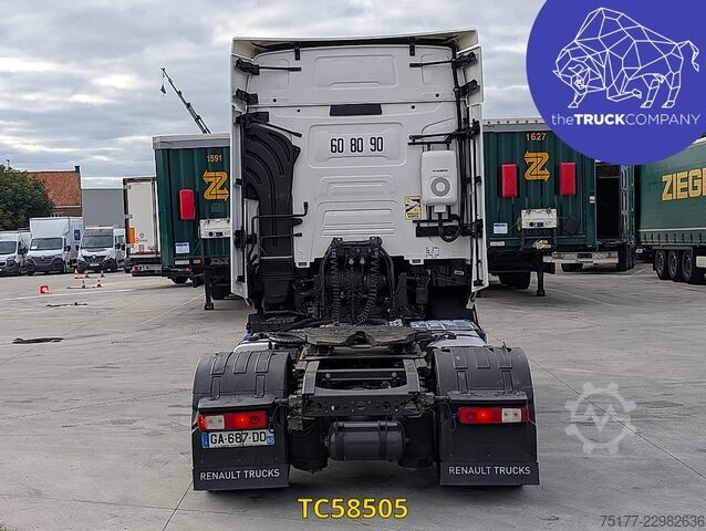  Renault T 520