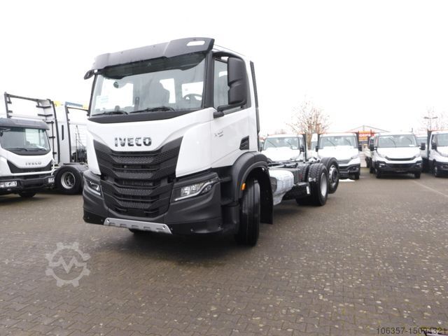 Iveco X WAY AD280X48Y/PS HR ON Rd.4200+1395mm