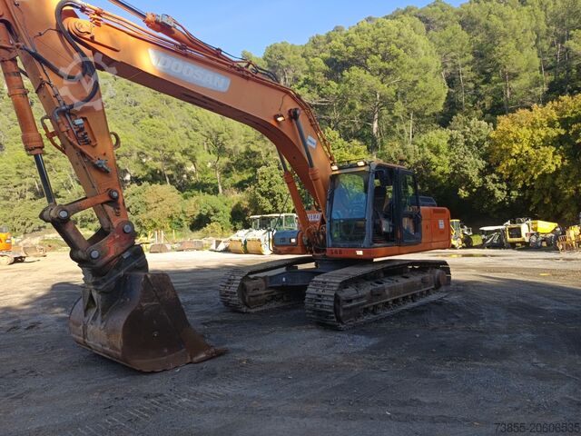Excavadora sobre orugas Doosan DX300LC