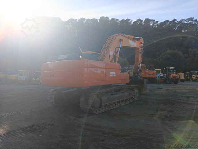 Excavadora sobre orugas Doosan DX300LC