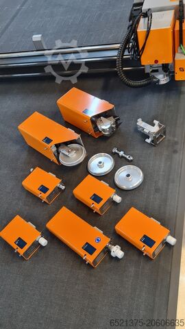 آلة قطع الورق Kongsberg C64